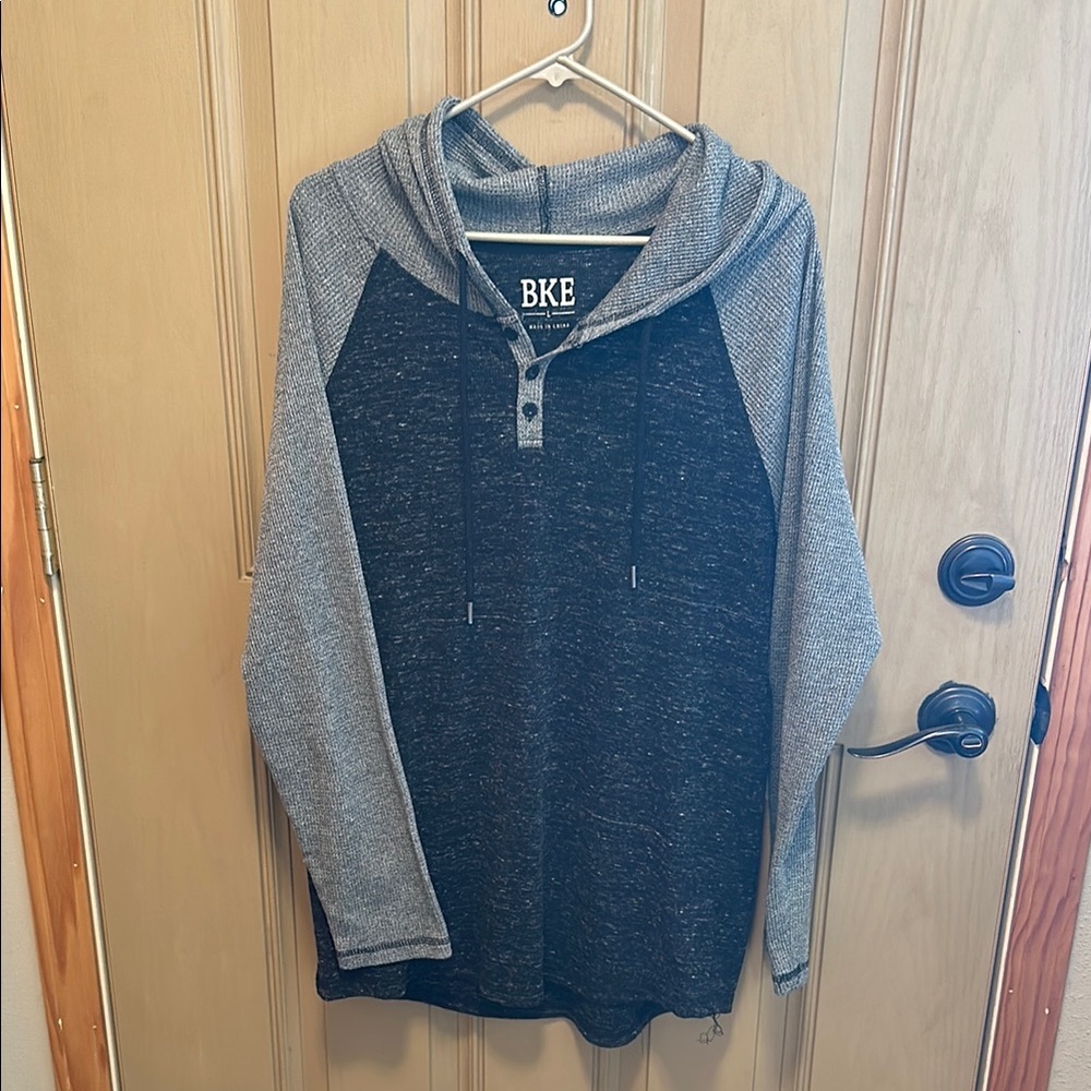 BKE Men's Black and Gray Hoodie Shirt